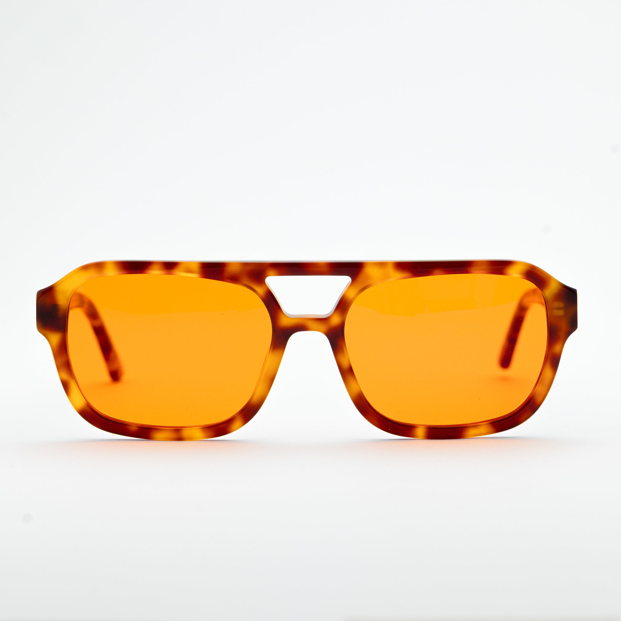 RILEY in Light Tortoise